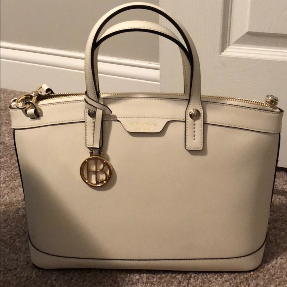 Henri Bendel Purse
